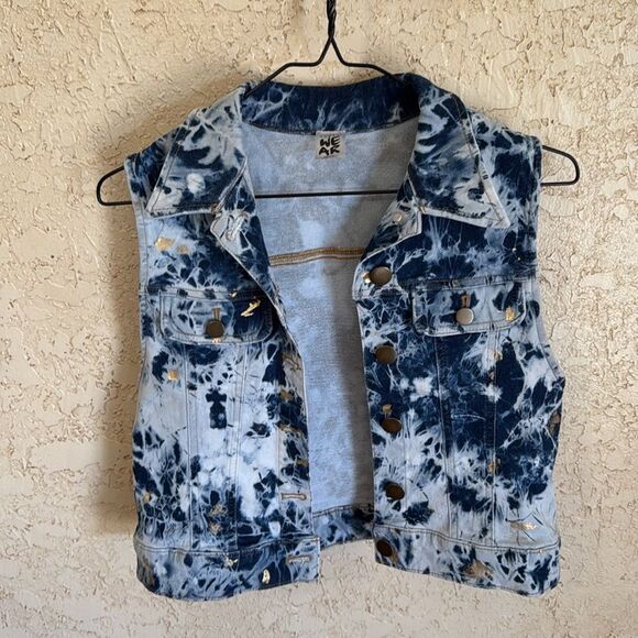 Zumba Fitness The Mission Vest and Break it Free Racer-back Tank Set - Picture 7 of 15